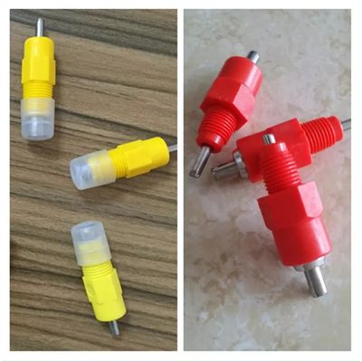 Núm vú bằng nhựa kim loại Máy nạp gia cầm cho người uống Ổ cắm 360 độ